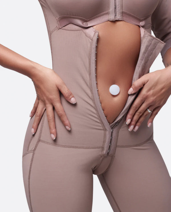 BOTON DE OMBLIGO DE SILICONA POST CIRUGIA